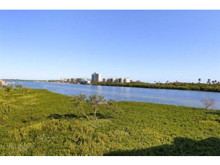 2 bedroom Residence For Sale: Tequesta..