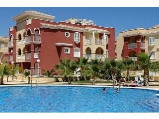 3 Bed LuxuriousApartment minutes from..