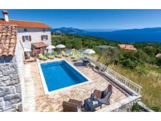 Istarska kamena kuća pogled more