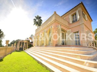 Spectacular Mediterranean Villa With..