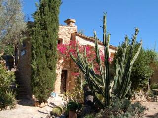 Romantic country house in Costitx