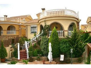 * LARGE 3 BED DETACHED MEDITERRANEAN..