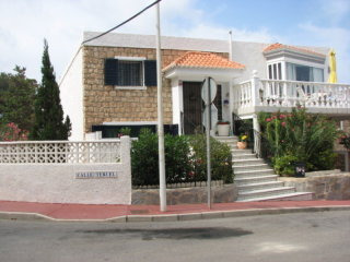 5 Bedrooms - Villa - Alicante - For Sale