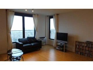 3 bed apartment in Filomena House