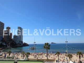 Spacious Apartment On The Front Line Of..