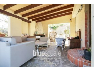 Small 2-bedroom finca with panoramic..