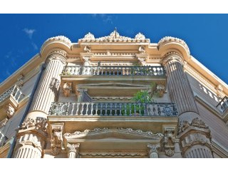 Central apartment for sale in Barcelona..