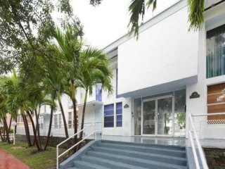 6865 Bay Drive #8 Miami Beach, Fl 33141