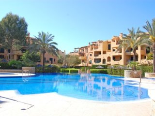 Well Kept Apartment In Sought-After..