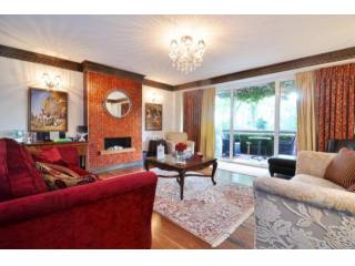 3 Bedrooms - Apartment - London - For..