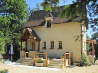 Restored 3 Bedroom House With Superb..