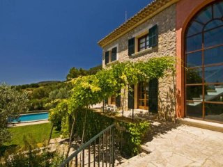 Exclusive And Extraordinary Villa With..