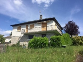 Lovely Traditional Detached Property