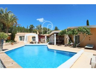 Large an beautiful property on the..