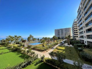 Apartamento de 3 dormitorios y 2 baños en primera línea d..