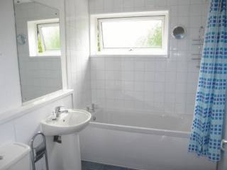 2 Bed Flat/Apartment To Let in..