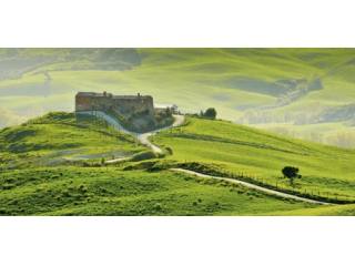 Pienza Hilltop Property With 10..