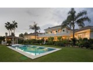 6 Bedrooms - Villa - Malaga - For Sale