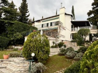 Atraktivna mediteranska kuća s bazenom, blizu plaže