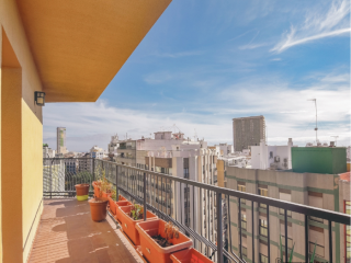 ¡Una increíble oportunidad! Un amplio piso con orientación..