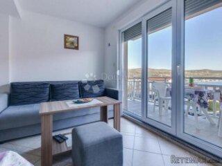 Rogoznica – Apartmanska kuća s 7 jedinica i velikim investic