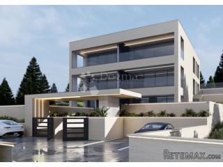 GRAĐEVINSKO ZEMLJIŠTE SA PROJEKTOM 1 RED DO MORA