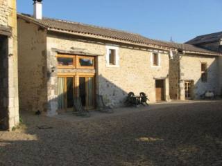 3 Bedroom Barn Conversion With Two..