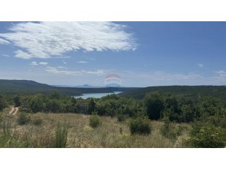 Istra, Barban, lijepo zemljište od 1986 m2 u mirnom mjestu