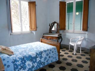 Country/farmhouse - For Sale - North of..