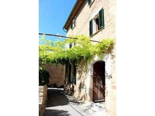Charming Town House With Personality..