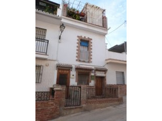 2 bedroom, 3 bathroom Townhouse, (build..