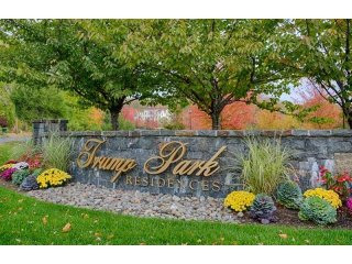 3 bedroom Condominium For Sale: Shrub..