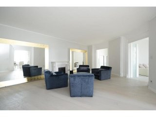 Stunning 4 Bedroom Apartment A Stones..