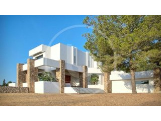 KM4 newly reformed villa seaview