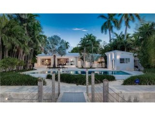 4 bedroom House For Sale: 6050 N Bay Rd