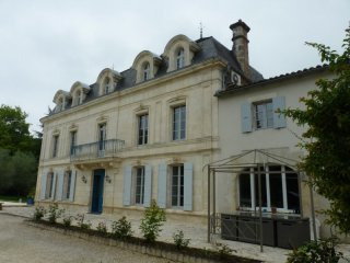 Grand Country Stone Property With Pool..