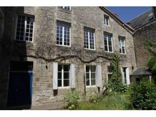 6 bedroom Town House For Sale: 86000..
