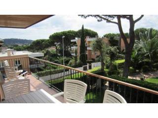SPACIOUS APARTMENT WITH PARKING IN THE..