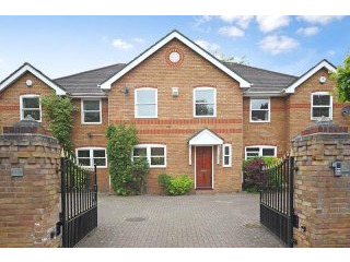 4 bedroom mews house to rent