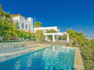 5 Bedrooms - Villa - Alicante - For Sale