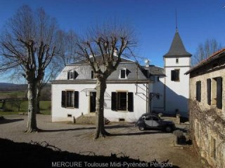 8 bedroom House For Sale: 46100..