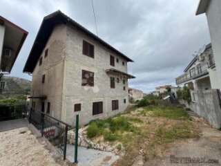 Samostojeća kuća 200 m od plaže