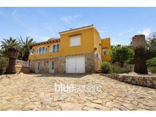 Beautiful villa close to the centre of..