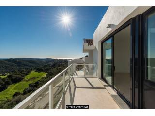 Villa for sale in Golf Montemayor..