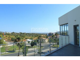 Apartment with Large terraces,Central &..