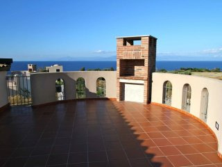 Borgo Fiorito, Madama