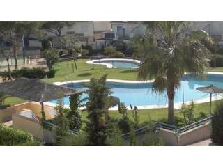 Town House - A well-presented townhouse..