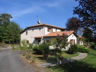 Proche Brantome (24310)