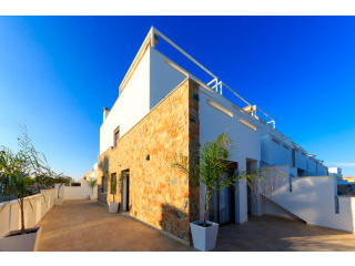 RS355, Fantastic new bungalows in La..
