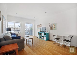 2 bedroom Apartment For Sale: 261 WEST..